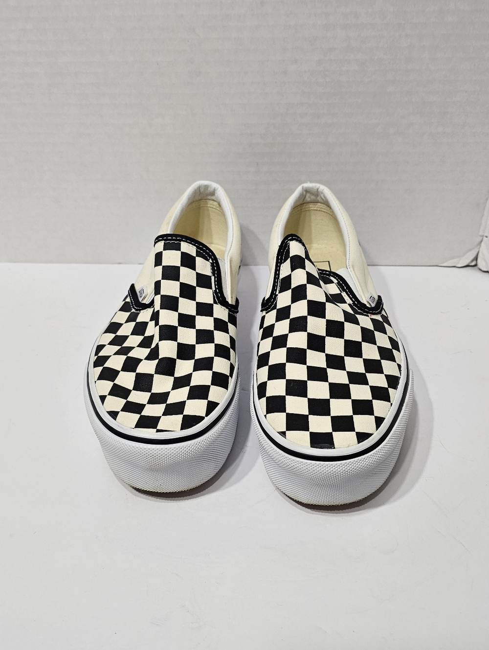 Vans Off The Wall Cream & Black Slip Ons - Picture 2 of 7